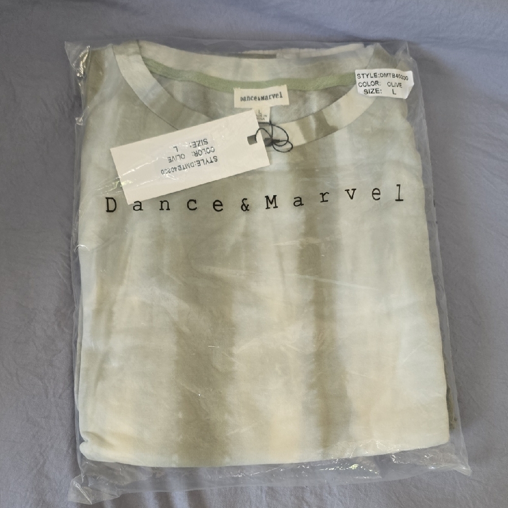 Dance & Marvel Sage Green Tee &  Shorts Set SZ Large NWT's